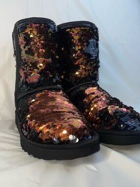 UGG Classic Short Black Sparkles Sequin Sheepskin Boots Size US 9 Womens